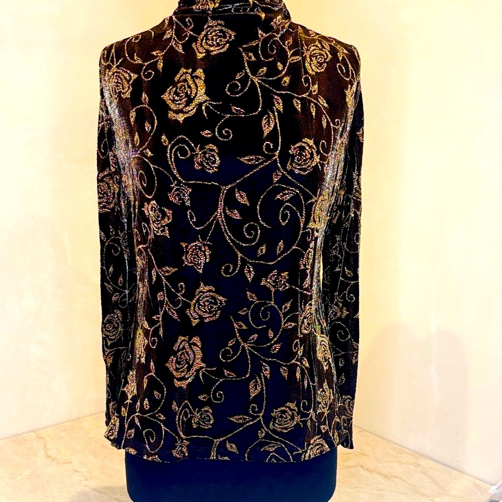 Elegant Gold Rose Print Mock Neck Blouse – Long Sleeve Size 8-10 M/L NWOT